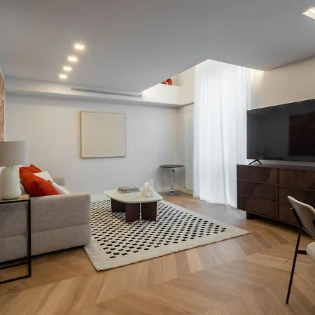 아파트 Design On 2 Floors Via Della Spiga