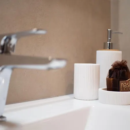 Design On 2 Floors Via Della Spiga Appartamento *