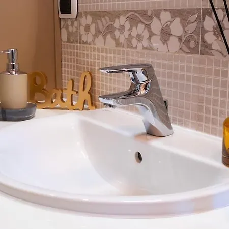 Апартаменты - 10 Min Duomo- M3 - Urban Retreat Милан