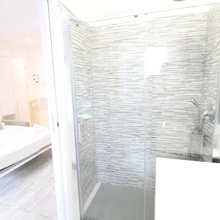 Veniero B - Dx Apartment