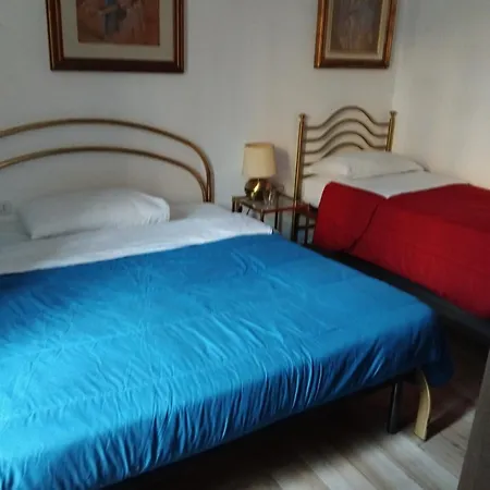 Апартаменты 4 Rooms,2free Parking Station Central