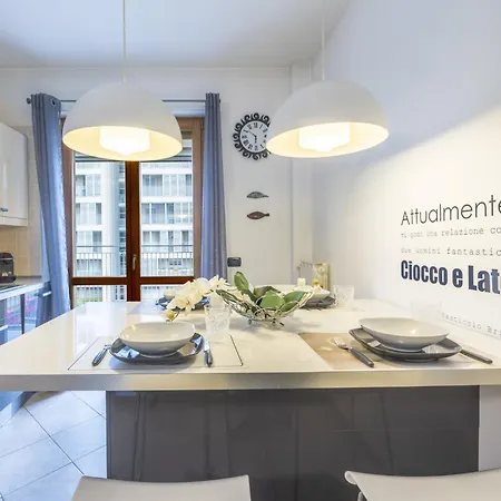 Giulia By Interhome ميلان