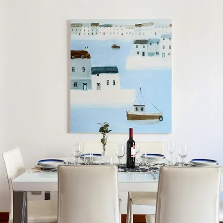 The Rent - Spacious And Renovated Multi-room In The Missori Area
