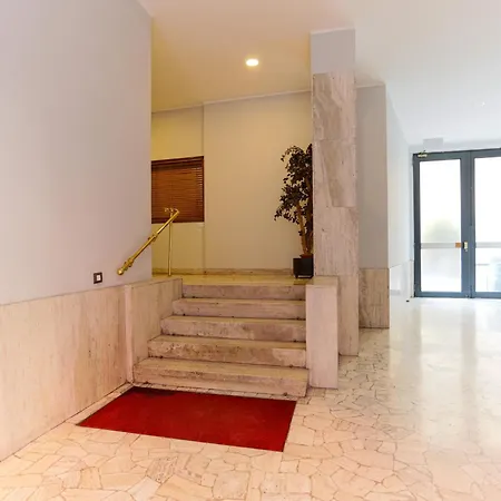 The Rent - Spacious And Renovated Multi-room In The Missori Area Apartment *