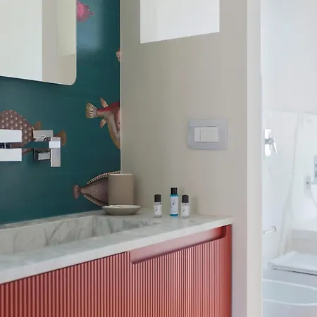 The Rent - Spacious And Renovated Multi-room In The Missori Area * Milan