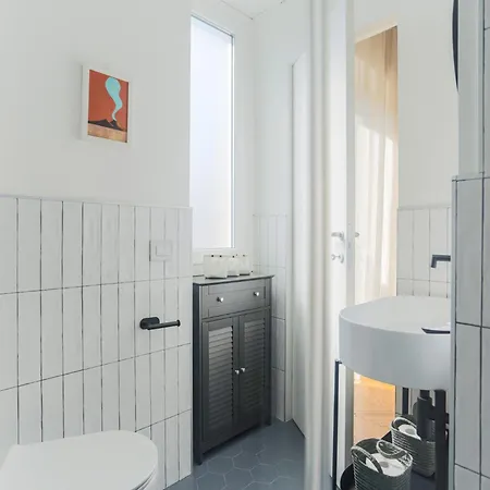 The Rent - Spacious And Renovated Multi-room In The Missori Area *