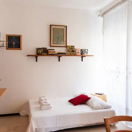 Apartment Youhosty - Lecco 11