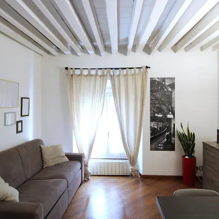 Apartment Milanrentals - Moscova *