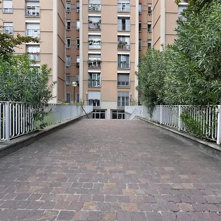 Cadolini - Secured Parking! - Duomo In 20 Min - Quiteness And Garden Appartamento