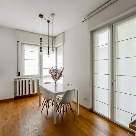 Favola House Isola Apartment Milan
