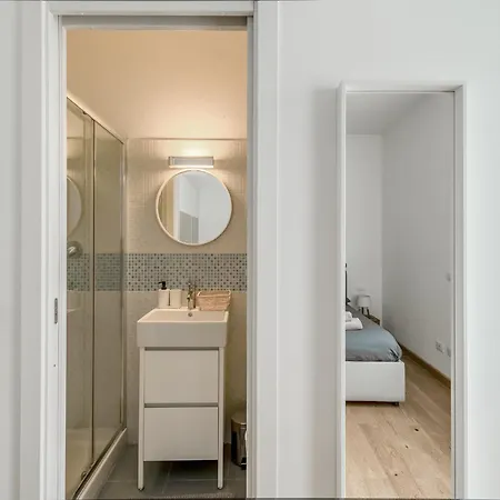 Apartment Favola House Isola Milan