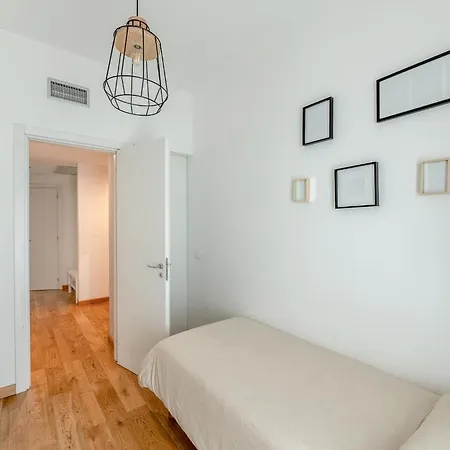 Favola House Isola *