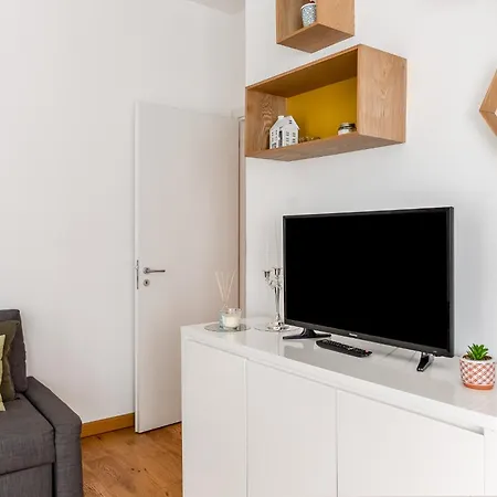 Favola House Isola * Milan