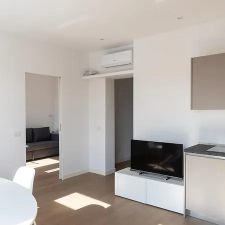 Апартаменты Youhosty - Bright Gioia