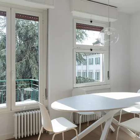 Youhosty - Bright Gioia Апартаменты