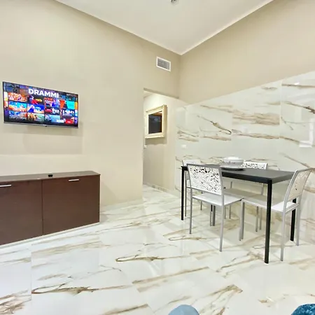 Apartment Home *
