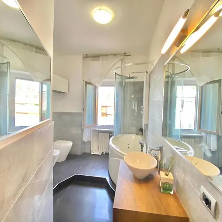 Bocconi Home, Moderno Con 2 Bagni E 2 Da Letto