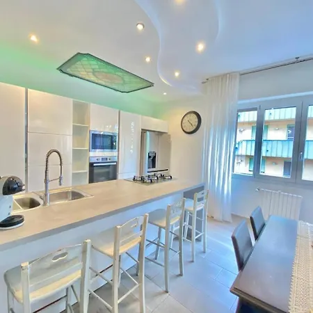 Bocconi Home, Moderno Con 2 Bagni E 2 Da Letto Appartamento