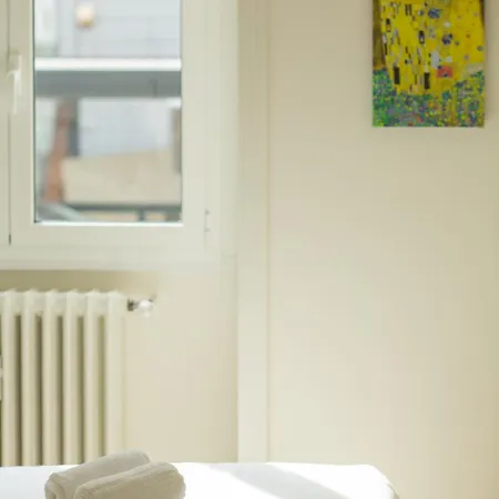 Artstay Exclusive Apt Central Station Free Parking דירה