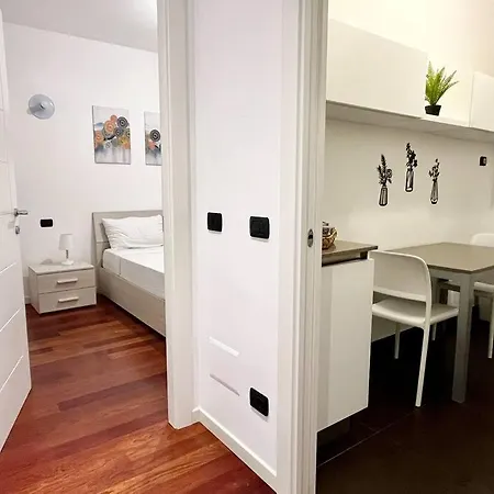 شقة Station, 4-bed With Terrace ميلان