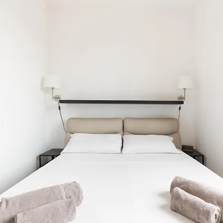 Guesthost - Darsena Navigli - Porta Genova M2 Appartement