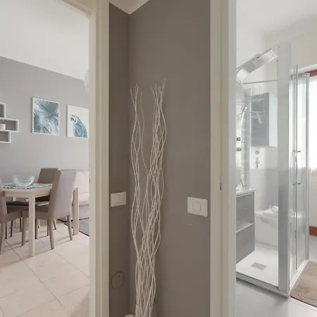 Guesthost - M1 Gambara Balcony *