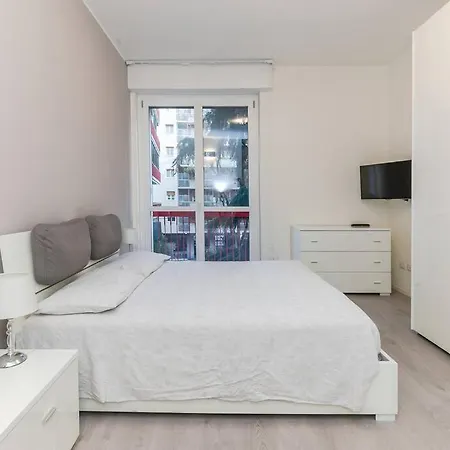 Via Filiberto * ミラノ