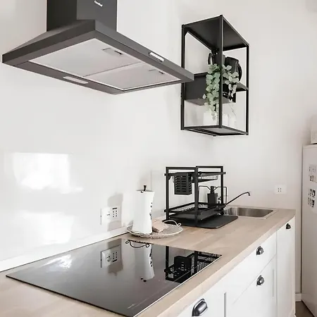 2 Bedroom Gem Near Milano Centrale Fast Wi Fi Kademy House Milan