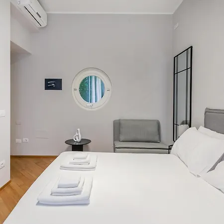 San Babila Prestige - A Few Steps From Duomo Διαμέρισμα