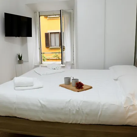 Nest For Two Three Min From Duomo Apartment