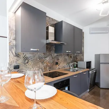 Apartment Luxury & Art A Due Passi Dall'universita Bocconi