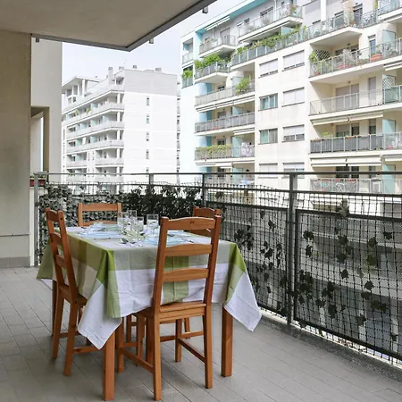 Urban Balcony Hideaway - 3 People * Milan