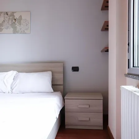 Urban Balcony Hideaway - 3 People * Milano