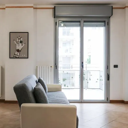 Apartment Urban Balcony Hideaway - 3 People *