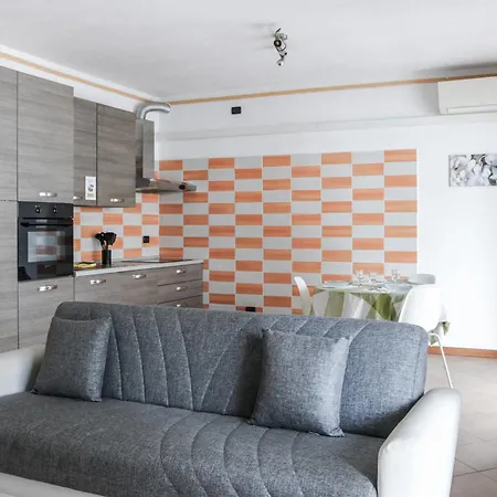 Urban Balcony Hideaway - 3 People Mailand