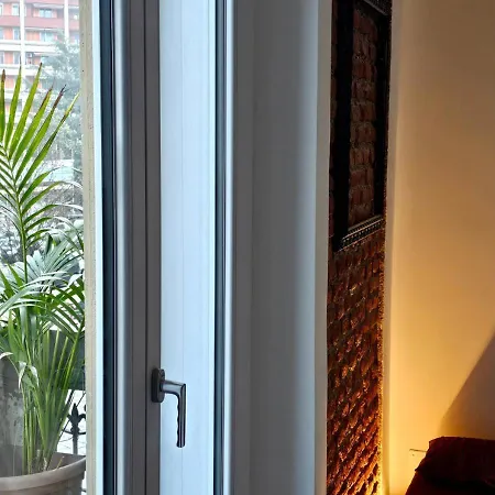 Eanna Scalo Porta Romana Prada * Milán