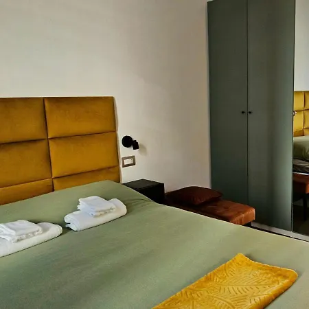 Eanna Scalo Porta Romana Prada *