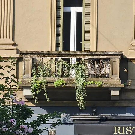 Eanna Scalo Porta Romana Prada Milán