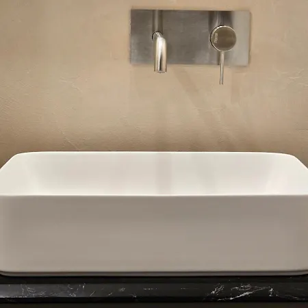 Eanna Scalo Porta Romana Prada