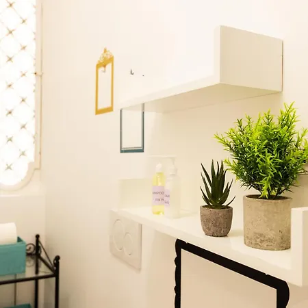 Design E Stile, Rifugio Alighieri A Centro 아파트 *