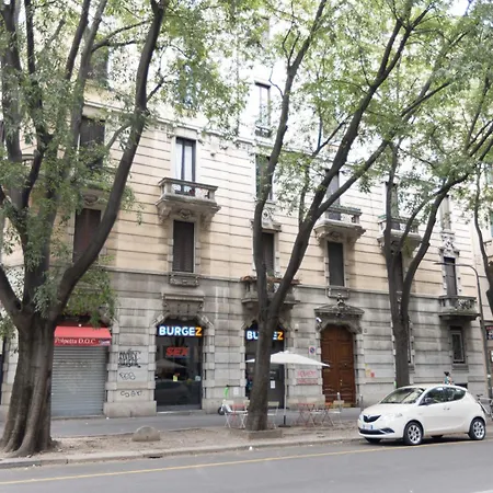 Design E Stile, Rifugio Alighieri A Centro 아파트