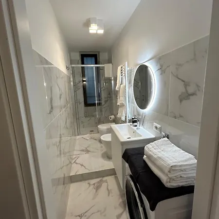 Near Bocconi ميلان