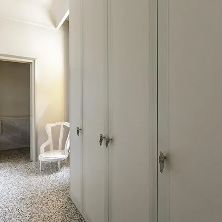 Homycare Stylish With Jacuzzi & Balcony Steps From Duomo