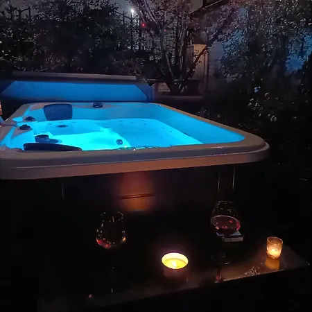 Rooftop Terrace - Elegante Attico Con Idromassaggio 아파트 *