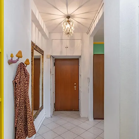 Funky House Next To The Airport! Apartamento *