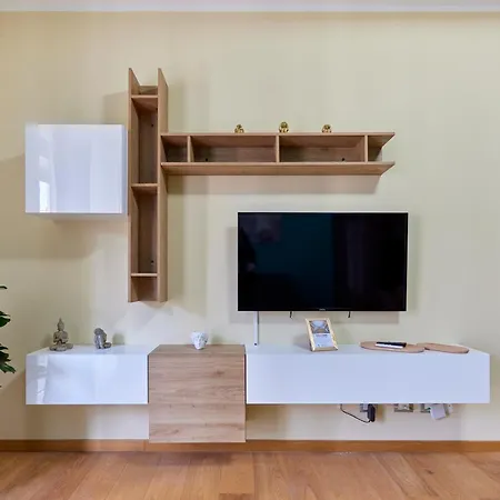 Garibaldi Oasis Retreat - Awesome Location In The Modern Apartment *