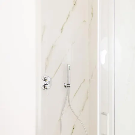 Apartment Duomo Deluxe - Bilocale Moderno - Metro - Wi-f Milan