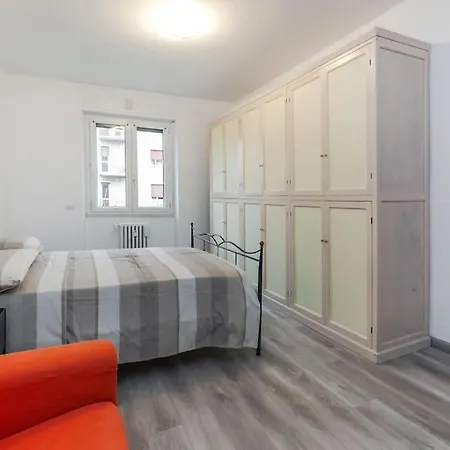 Bicocca Metro House *