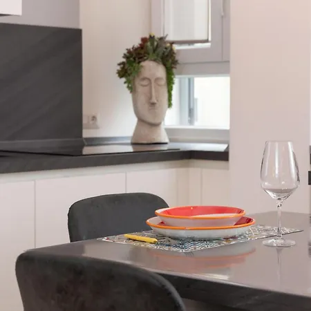 Artstay Exclusive Apt Navigli, Metro & Parking