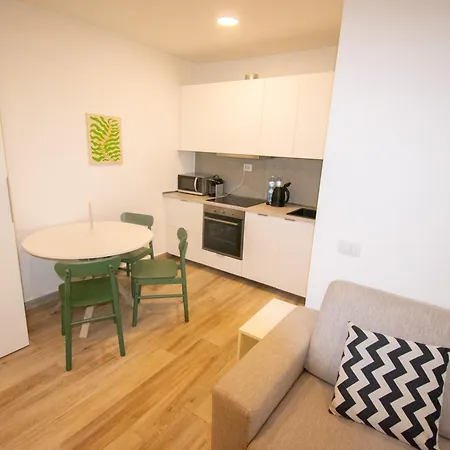 Meda's House - Cozy Modern Flat מילאנו